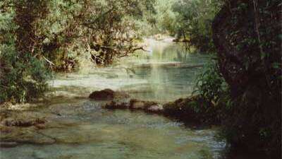 03 El río Urederra, uno de los ríos más hermosos que conocemos los de Azuelo; por eso todos los años le hacemos una visita