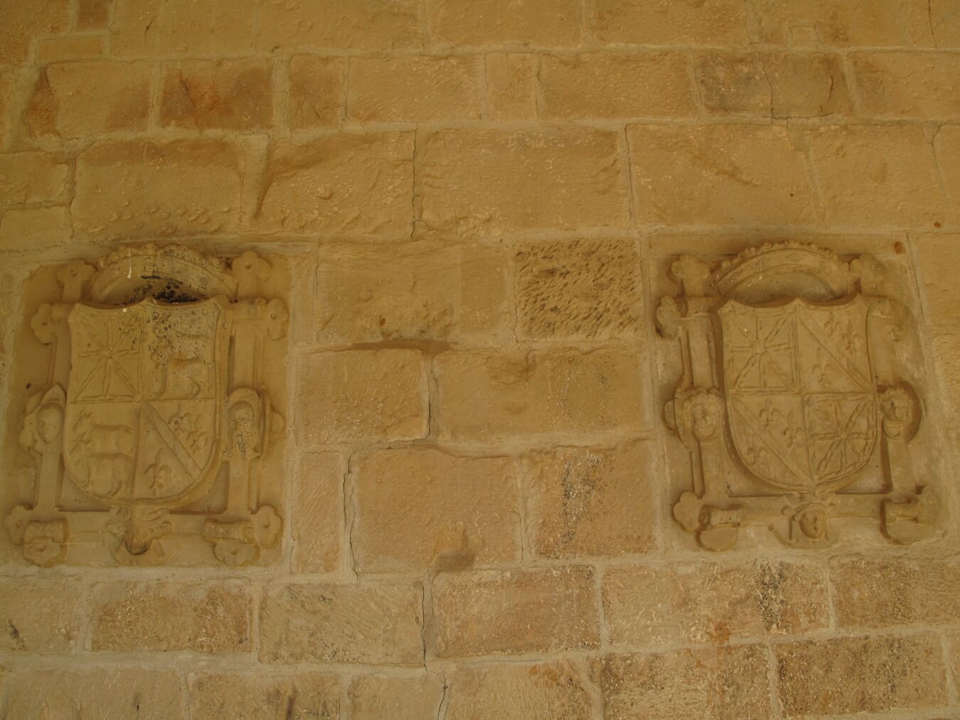 Escudos reales del reino de Navarra