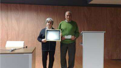 SILVIO Y CONSUELO TRAEN SU PREMIO A AZUELO