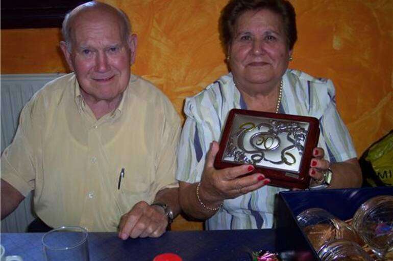 Santos y Engracia celebrando sus Bodas de Oro